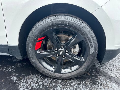 Used 2019 Chevrolet Equinox LT FWD image 4