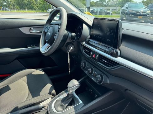Used 2023 Kia Forte LXS w/ LXS Technology Package FWD image 28