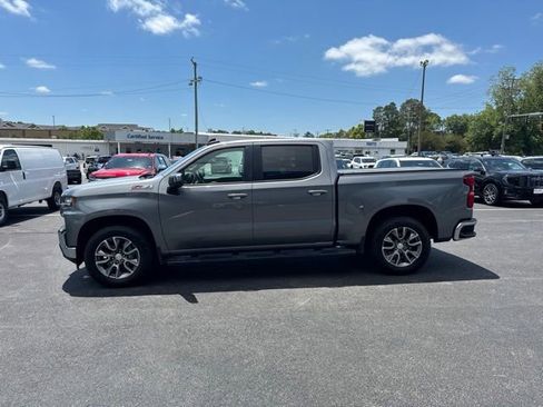 Used 2021 Chevrolet Silverado 1500 LT AWD/4WD image 15