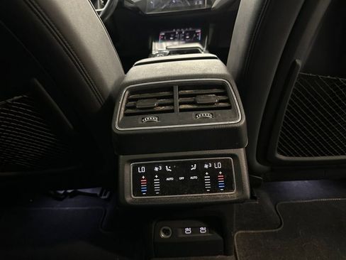 Used 2021 Audi e-tron Premium w/ Convenience Plus Package image 28