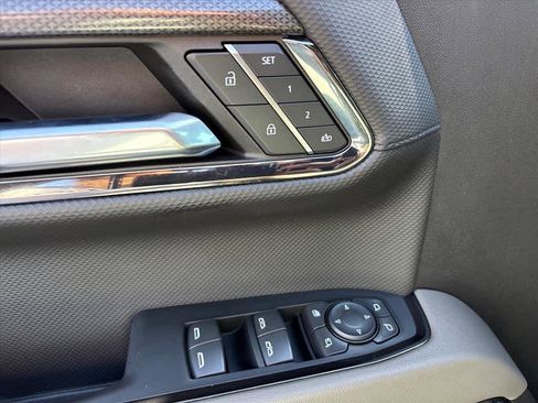 Used 2024 Chevrolet Silverado 1500 ZR2 w/ Technology Package image 22