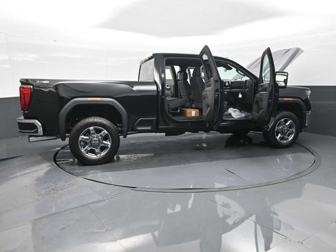 New 2025 GMC Sierra 2500 SLE w/ SLE Value Package; image 28