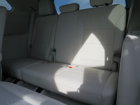 Used 2025 Buick Enclave Avenir w/ Super Cruise Package AWD/4WD image 11