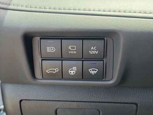 Used 2021 Toyota Highlander Platinum FWD image 24