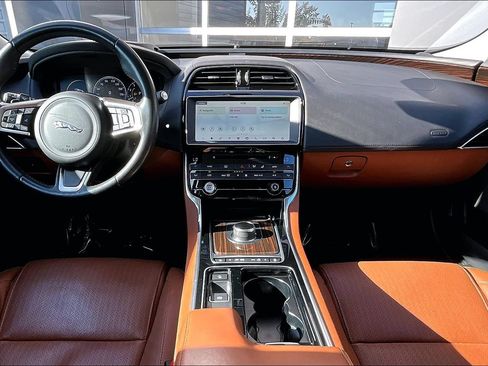 Used 2018 Jaguar XE Portfolio RWD image 15