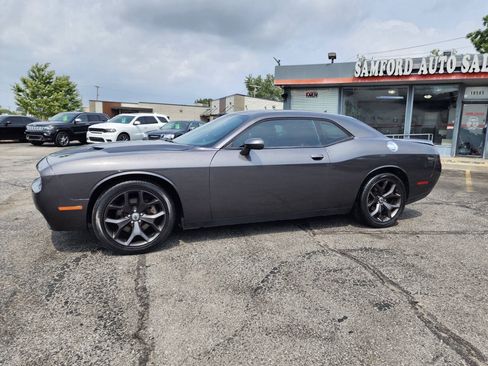 Used 2017 Dodge Challenger SXT Plus RWD image 9