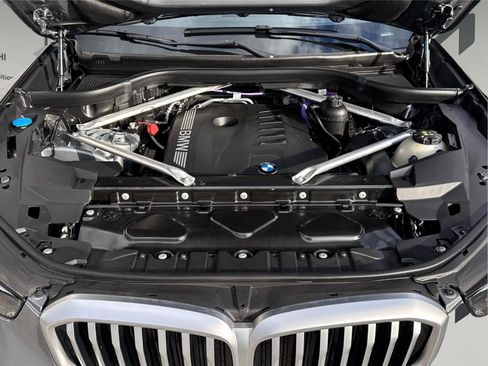 Used 2024 BMW X5 xDrive40i w/ Premium Package image 24