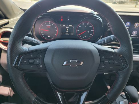 Certified 2024 Chevrolet Trax RS FWD image 13