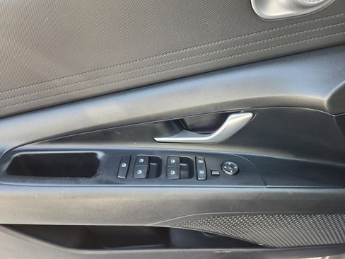 Used 2023 Hyundai Elantra SEL image 24