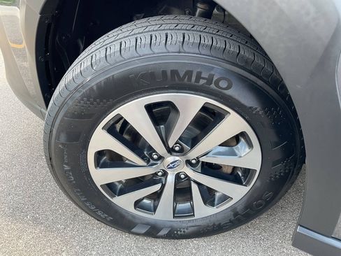 Used 2023 Subaru Outback Premium AWD/4WD image 57