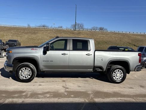 Used 2024 Chevrolet Silverado 2500 LT image 8