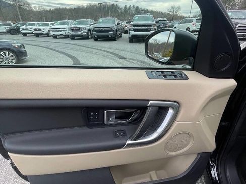 Used 2016 Land Rover Discovery Sport HSE image 12