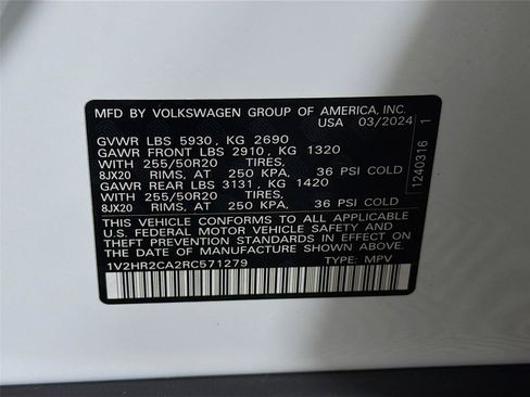 Used 2024 Volkswagen Atlas SE image 16