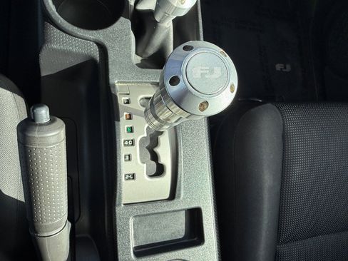 Used 2014 Toyota FJ Cruiser 4WD image 37