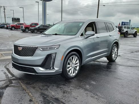 Used 2024 Cadillac XT6 Premium Luxury w/ Technology Package AWD/4WD image 8