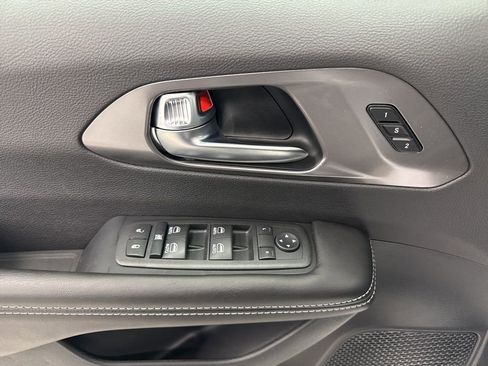 New 2026 Chrysler Pacifica Select image 17