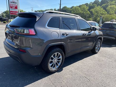Used 2020 Jeep Cherokee Latitude Plus AWD/4WD image 5