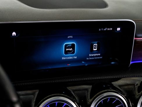 Used 2020 Mercedes-Benz CLA 250 image 32