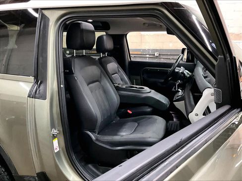 Used 2021 Land Rover Defender 90 First Edition image 9