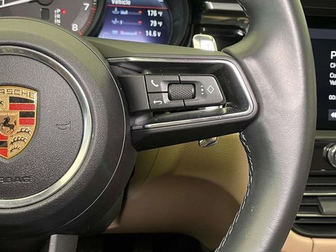 Certified 2025 Porsche Macan Base image 41