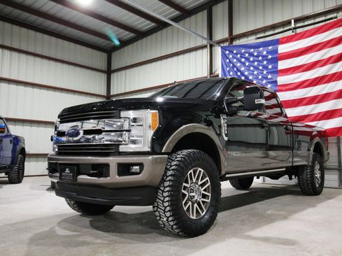 Used 2019 Ford F350 King Ranch w/ King Ranch Ultimate Package AWD/4WD image 3