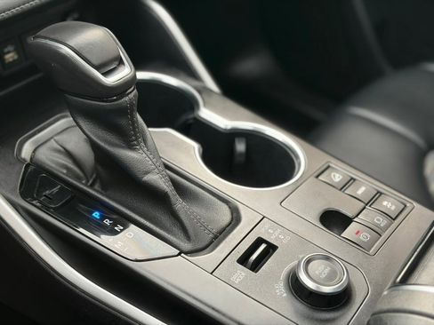 Used 2023 Toyota Highlander XSE image 26