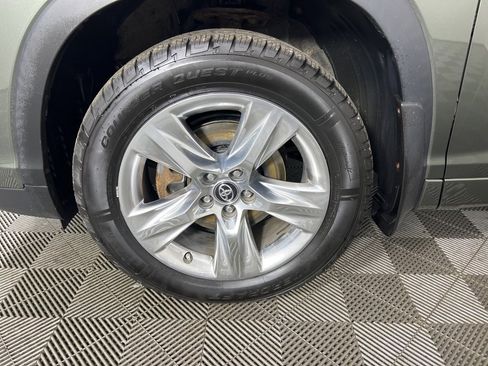 Used 2018 Toyota Highlander Limited image 11