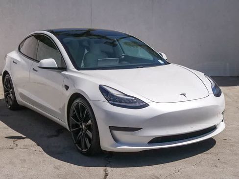 Used 2021 Tesla Model 3 Standard Range Plus RWD image 3