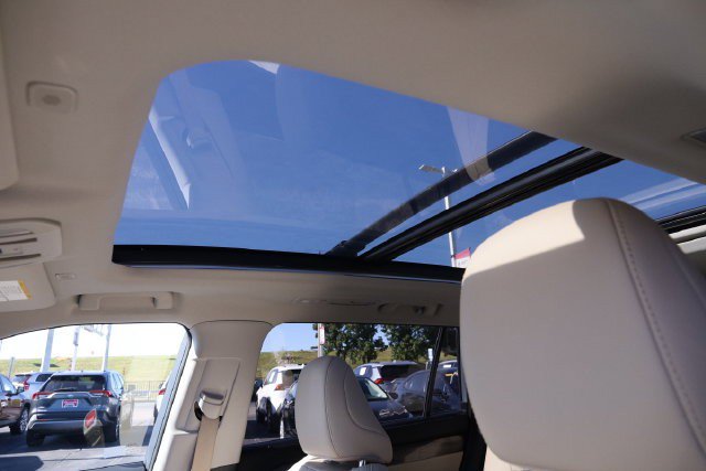 Used 2024 Toyota Highlander Platinum FWD image 9