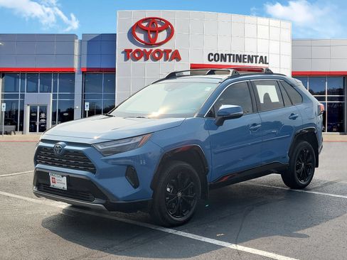 Certified 2024 Toyota RAV4 SE AWD/4WD image 3