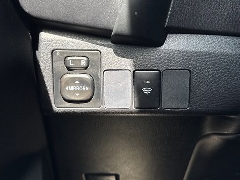 Used 2017 Toyota Corolla LE image 17