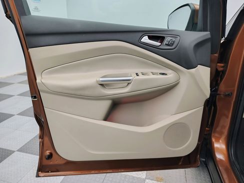 Used 2017 Ford Escape Titanium FWD image 22