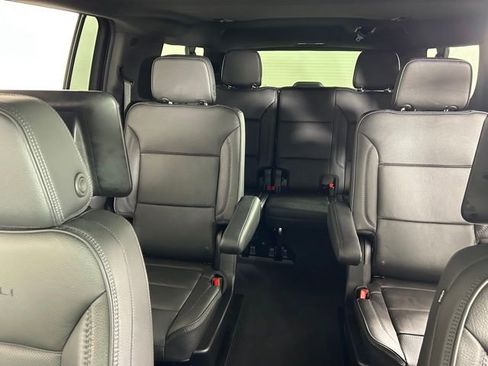 Used 2025 GMC Yukon XL Denali w/ Denali Reserve Package image 20