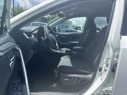 Used 2024 Toyota RAV4 XLE AWD/4WD image 9