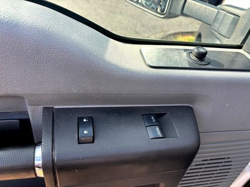 Used 2015 Ford F550 4x4 Regular Cab Super Duty image 27