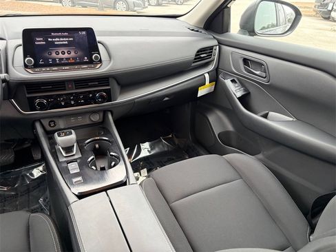 Certified 2025 Nissan Rogue S image 18