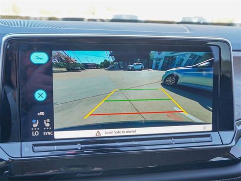 New 2026 Volkswagen Atlas SE image 11