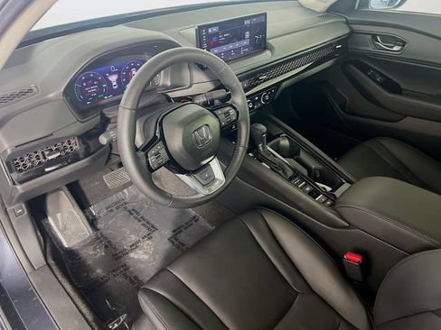 Used 2025 Honda Accord Touring image 11
