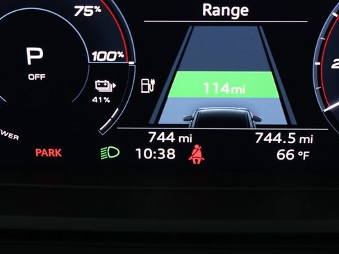 Used 2025 Audi Q4 e-tron Premium image 14