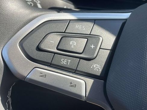 Certified 2026 Volkswagen Atlas SE FWD image 22