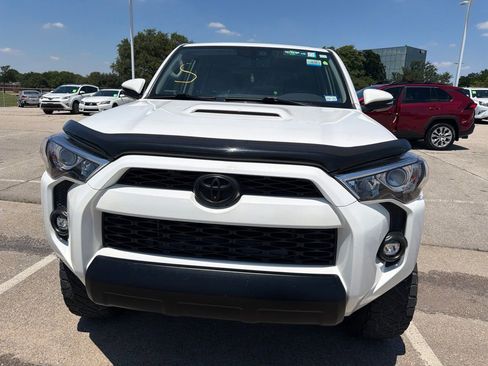 Used 2019 Toyota 4Runner TRD Off-Road Premium AWD/4WD image 2