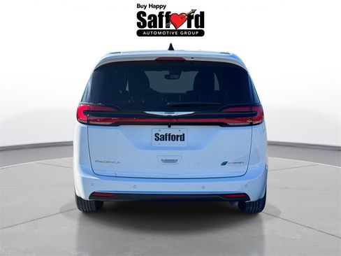New 2026 Chrysler Pacifica Select image 6