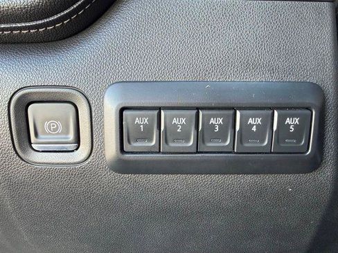 Used 2021 Chevrolet Silverado 3500 LTZ w/ LTZ Premium Package image 47