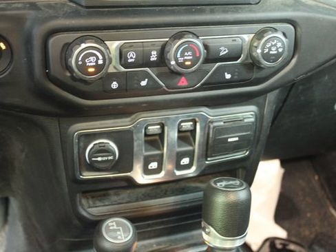 Used 2019 Jeep Wrangler Sport w/ Quick Order Package 28S AWD/4WD image 18