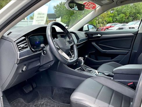 Certified 2023 Volkswagen Jetta SE FWD image 14