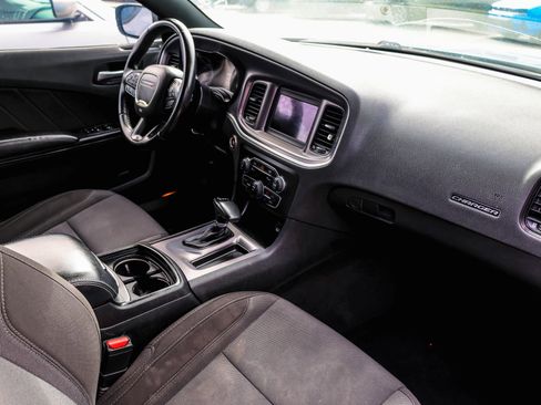 Used 2021 Dodge Charger SXT w/ Blacktop Package image 3