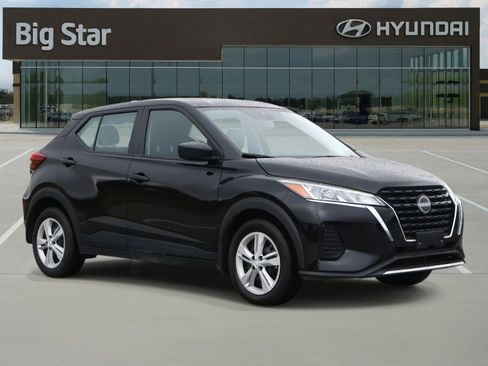 Used 2025 Nissan Kicks Play S image 6