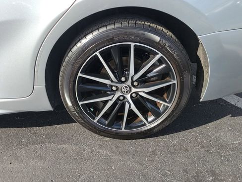 Used 2021 Toyota Camry SE image 5