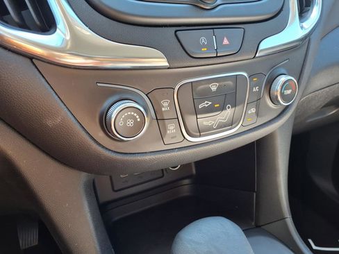 Used 2023 Chevrolet Equinox LT image 19