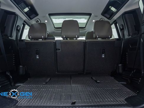 Used 2023 Land Rover Defender 110 S image 50